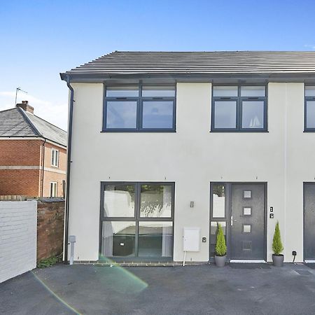 Modern Home In Derby City Centre - Free Gated Parking Bagian luar foto